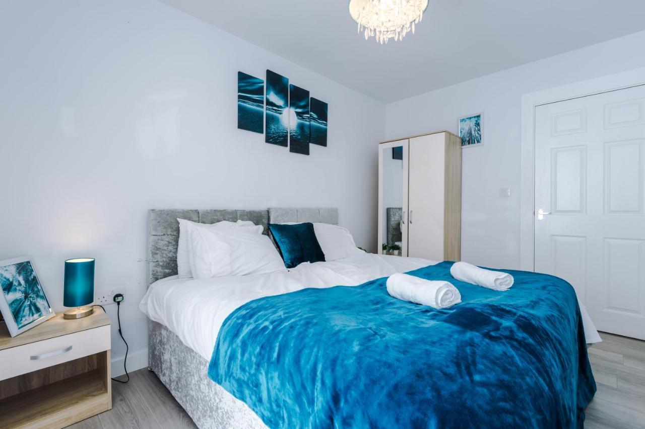 Hays Comfort - Close To The Center With Free Parking Apartment